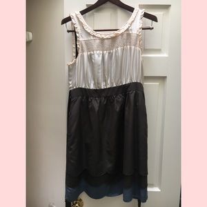 SCALLOPED HEM / RUFFLE TOP DRESS